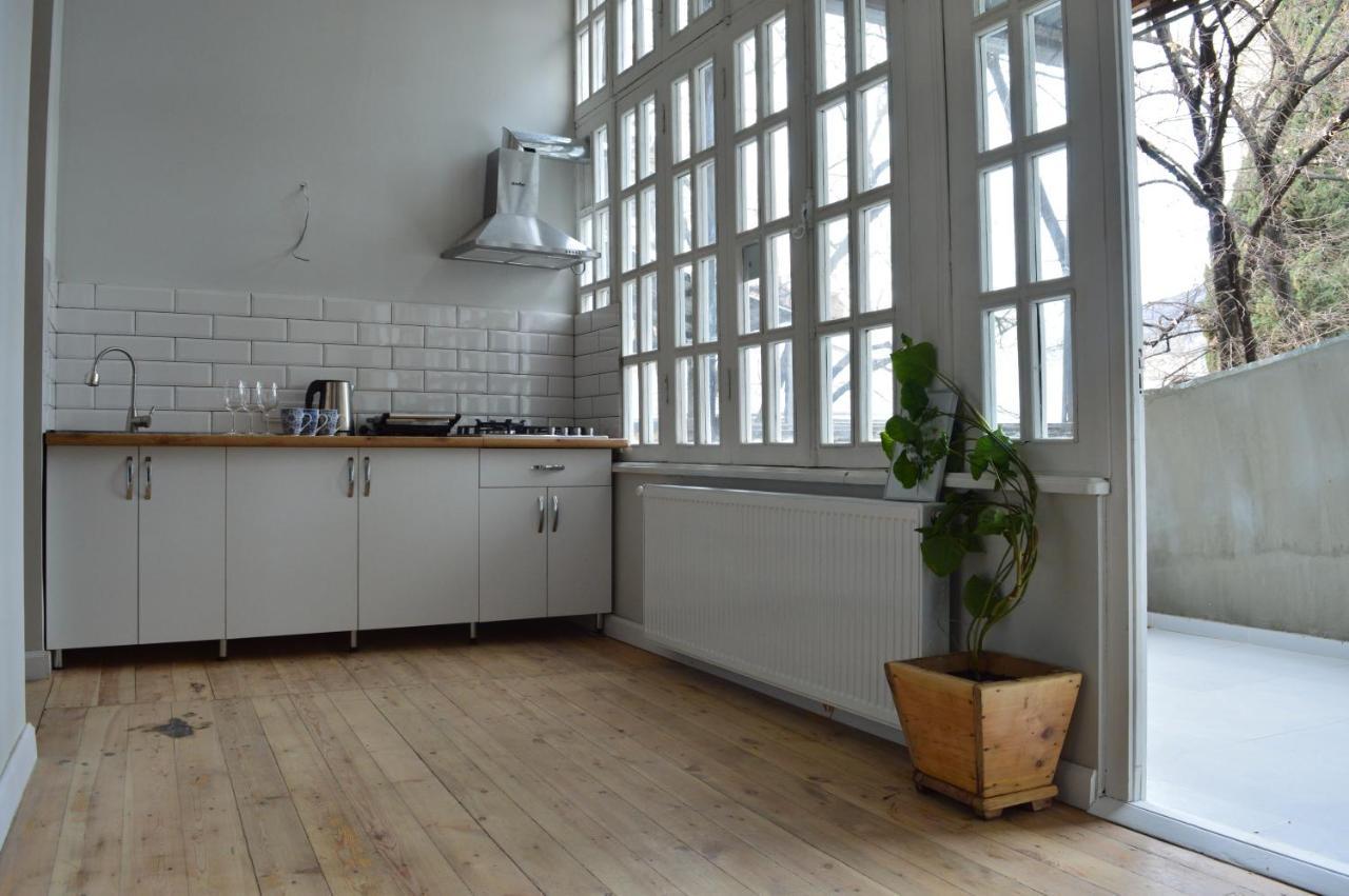 Woodmood Hostel 第比利斯 外观 照片